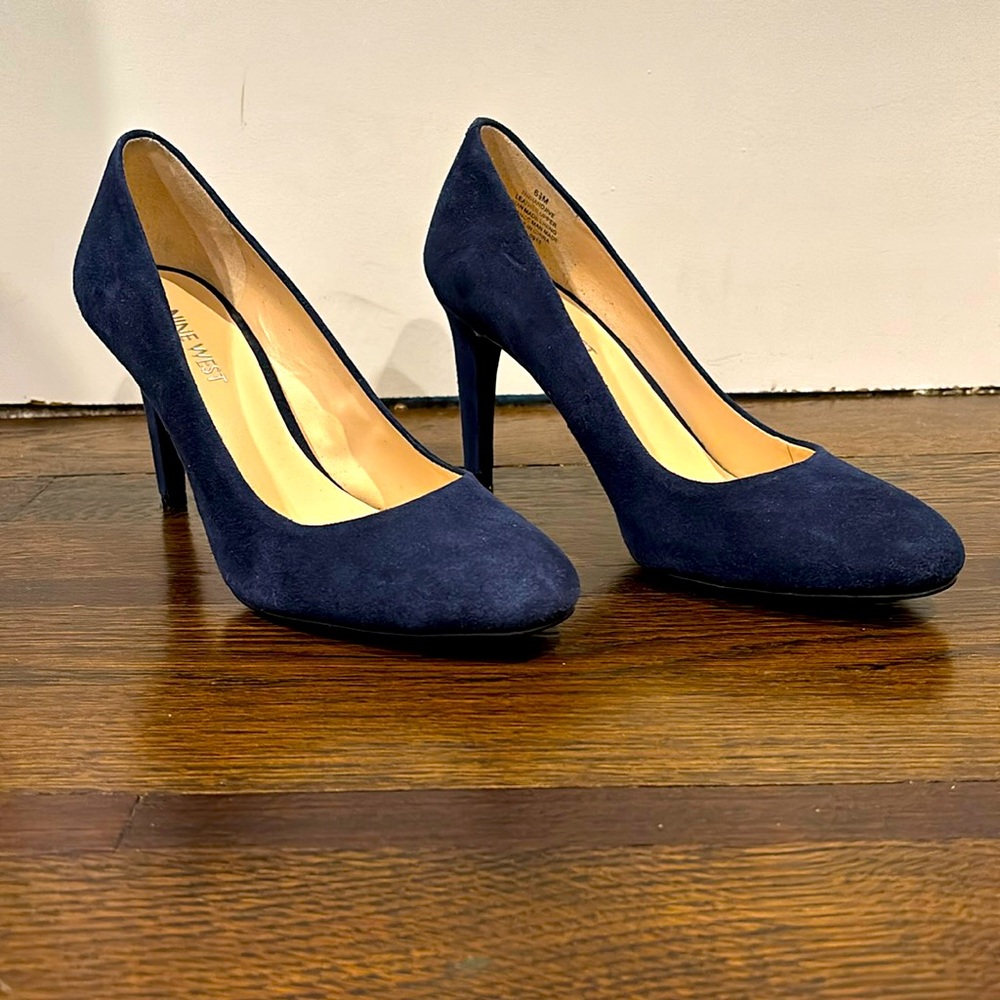 Nine West navy suede heels, 6.5, EUC